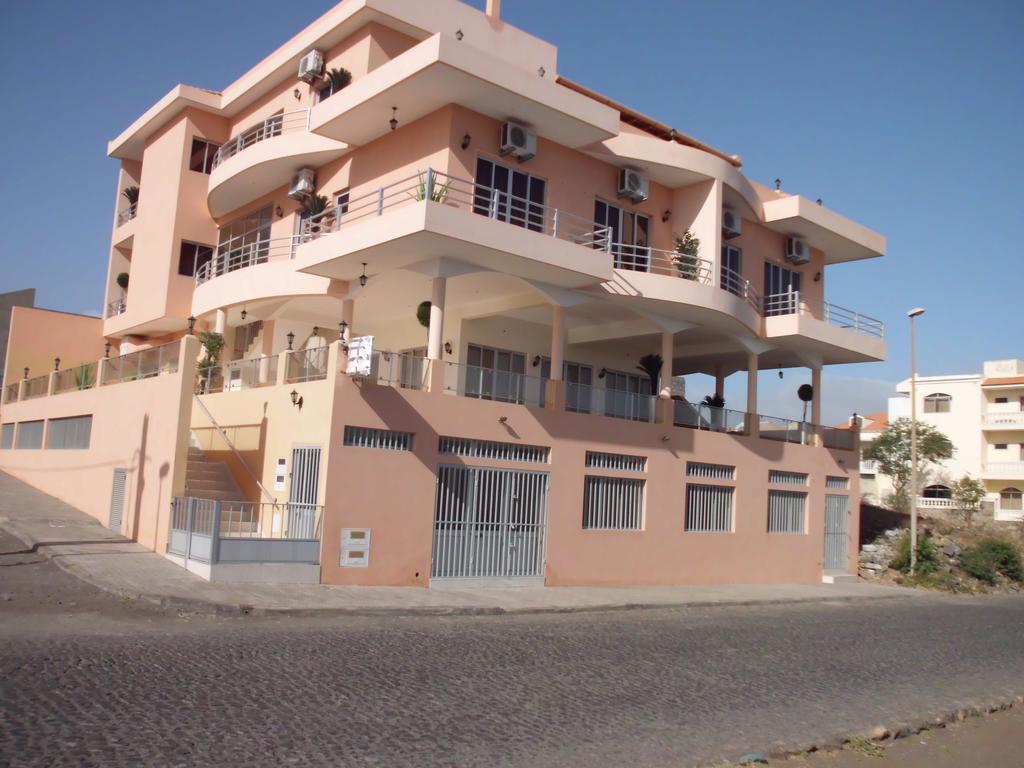 Restaurante Residencial Nova Cidade Porto Novo Exteriér fotografie